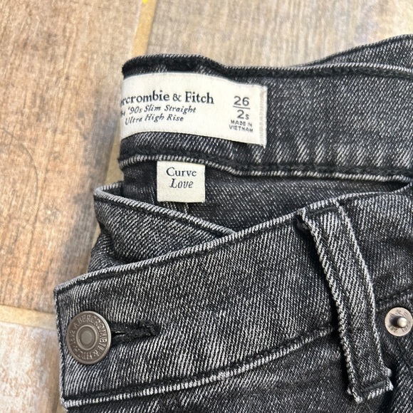 Abercrombie The 90s Slim Straight Curve Love Black Jeans Crossover Sz 2 Short - Picture 5 of 8